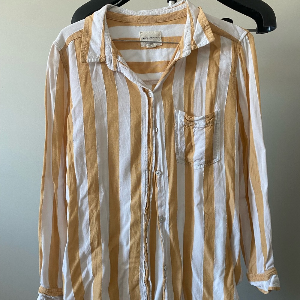 American Eagle Women’s Oversized Fit Button Up